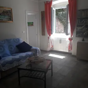 Della Castagna Appartamento Genova